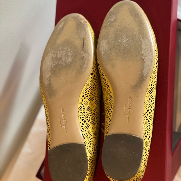 Salvatore Ferragamo yellow flat ballerinas. - Picture 6 of 6